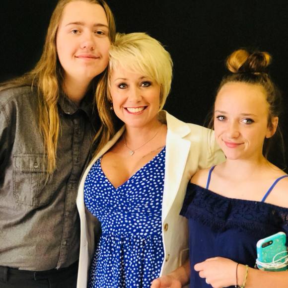 Meet your Posher, Lauren - Picture 1 of 1